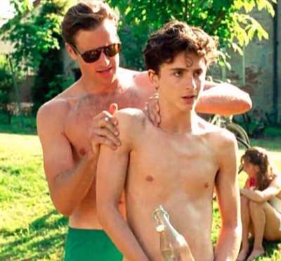 甜茶新电影《漂亮男孩》首爆剧照！甜茶不哭来抱抱！